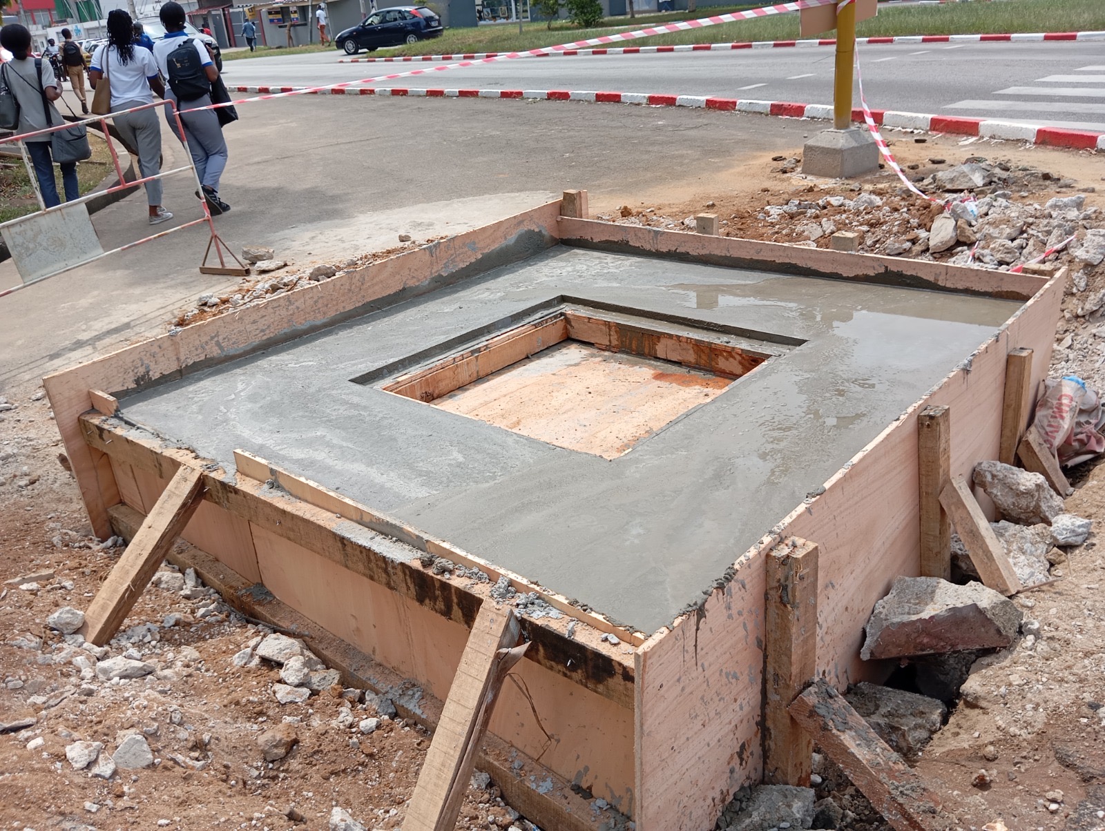 Coffrage de dalle béton en milieu urbain